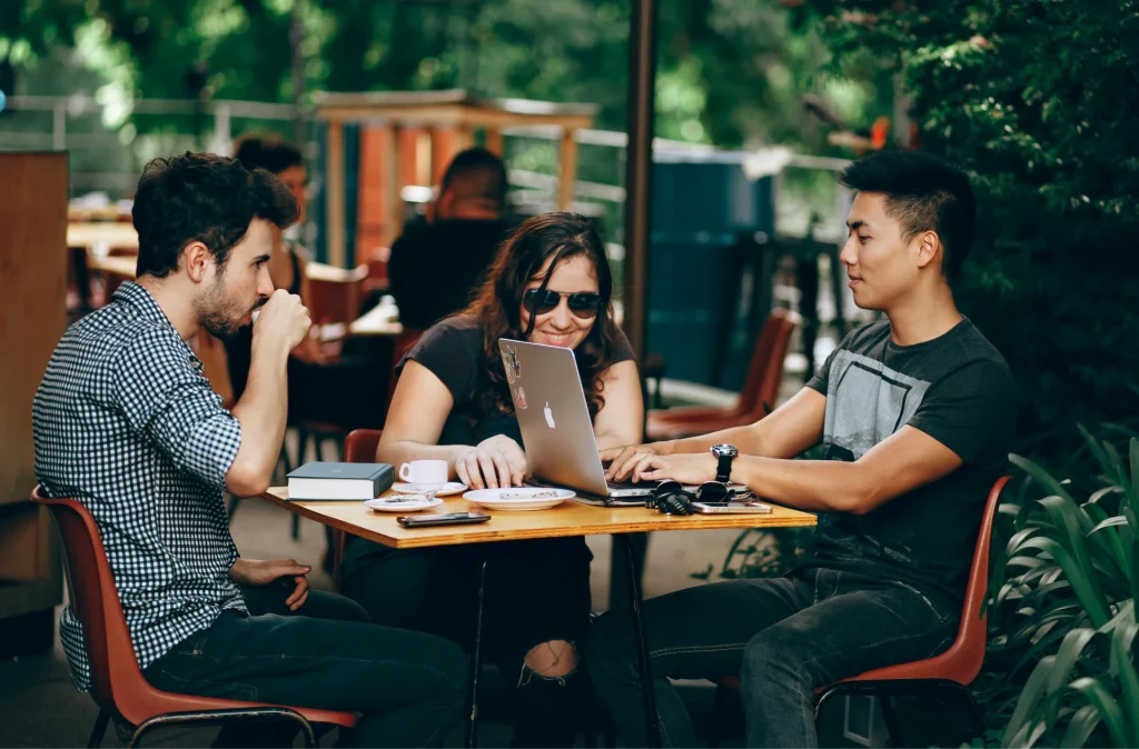 Data Talk: Best Apps, Code Tips, Cool Gear, Tech News, AI Hyp