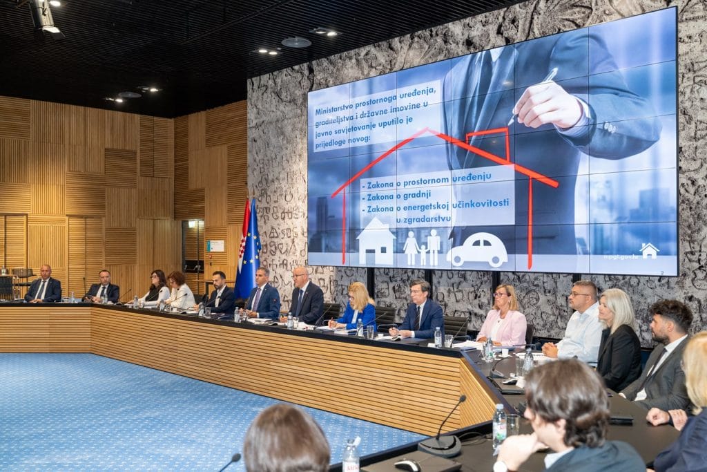 Ministar Bačić predstavio nacrte nove zakone o gradnji i prostornom uređenju: digitalizacija, brže dozvole i obavezne zelene mjere Novi zakoni o gradnji i prostornom uređenju do 2025.
